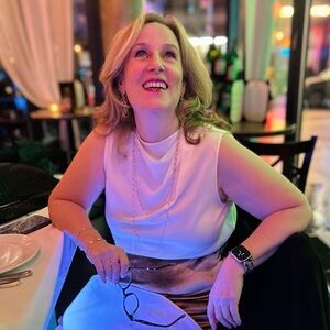 Meet your Posher, Zina